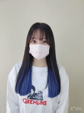 ウィット アンド ラファム Wit &La Famme パッツンカットのインナーカラーをエクステで