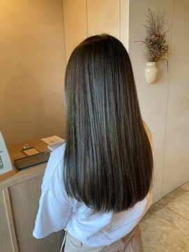 シー 岡崎(,SHE) 前髪/ウルフ/マチルダボブ/ピンクベージュ/インナーグレージュ