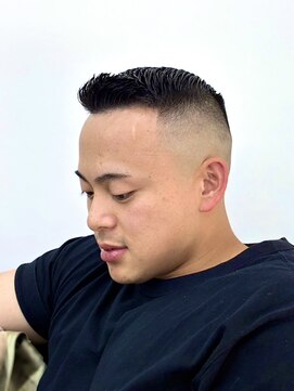 キングコング バーバーショップ バイ アルバレス(KING KONG BARBERSHOP by ALVAREZ) サイドパート/メンズカット/スキンフェード/所沢市/小手指