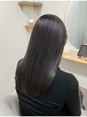 暗めグレージュ