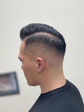 オアゾバーバー(OAZO BARBER) フェードカット/ハードパート/30代40代＜理容室＞
