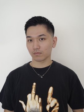 プールサイド(POOLSIDE) フェードカット フェザーアップ スキンフェード 吉塚 香椎