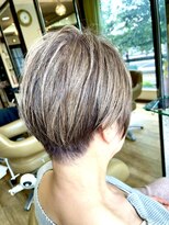 ビゼン 東伏見本店(hair make BIZEN)&nbsp;ショート＋白髪ぼかしハイライト