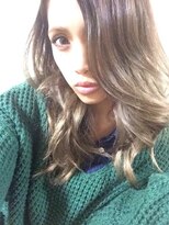 トロニー(TLONY)&nbsp;カラーだけでガラッと変わる、ラグジュアリースタイル。