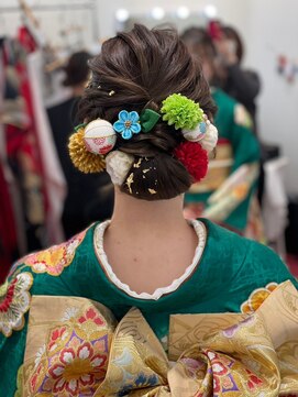 グラムール(Gramour) シニヨン