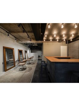 ３席のみのプライベート空間が◎丁寧なカウンセリングでお客様の“なりたい”を叶えます。