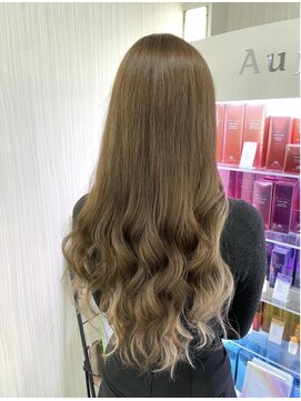 アベリア(Abelia) 【Abelia】イヤリングカラー ミルクティー 担当 石田 蓮