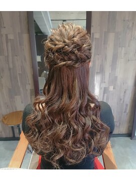 ネセサリー(NECESSARY) ヘアセット