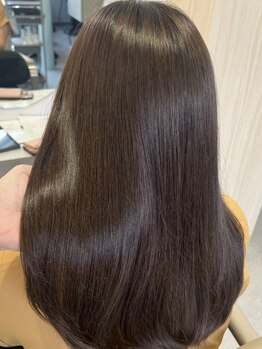 柔らかで自然な軽めのストレートヘアが叶う♪髪の状態に合わせて最適な施術で自然な仕上がりに☆