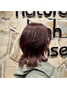 韓国風ボルドーカラー　外ハネミディアム　似合わせカット/町屋