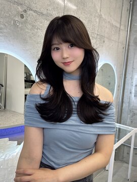 アリュウル 表参道 青山(Allure) 流れるお顔周り×外ハネくびれ巻き