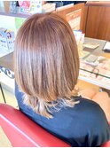 ナチュラルベージュ×ハイライト