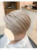 白髪ぼかしショート