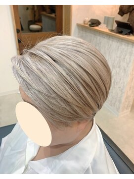 レジョワイユコンペール(Les Joyeux Comperes) 白髪ぼかしショート