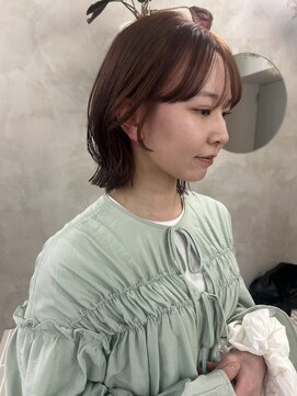 リンダ ルーナ(LINDA Luna) ピンクブラウン/ワンカラー/レイヤーカット/艶カラー