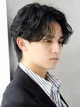 ルーシー 渋谷(LUCEY) センターパートニュアンスパーマフェザーパーマ波巻きパーマ