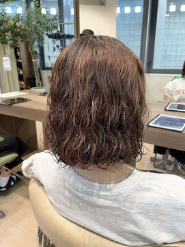 アウラ(AURA) ウェーブパーマ波巻きパーマゆるふわパーマ