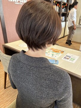 ラウンドショートボブ