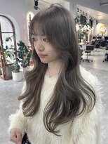 ソピ バイ インビテーション(sopi by invitation) ブリーチカラー くすみグレージュカラー ミルクティーグレージュ