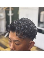ラグジュアリーバーバーカミング 入間店(Luxury BARBER Kaming)&nbsp;大人の色気を演出するフェードパーマ