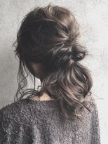 フェミニンなゆるふわ簡単アレンジスタイル【担当.miyuki】