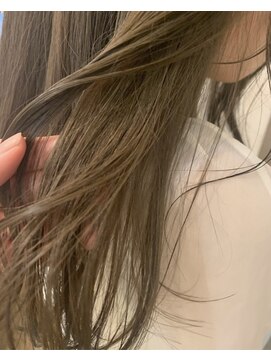 アンベリール(Embellir) olive beige