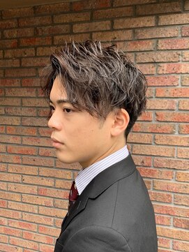 ビーダンディー(Bee dandy) ビジネスツーブロックショート 束感スパイラルパーマ