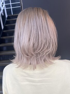 シオ ヘアー デザイン(Sio. hair design) ミディアムレイヤーボブ×デザインカラー