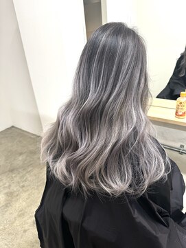 ファンド 千葉(fand) シルバーバレイヤージュ/白髪ぼかしブリーチ