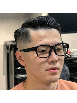 ニューオールド 三軒茶屋(NEW OLD) スリックバックフェード