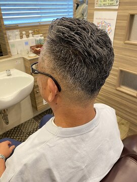 銀座マツナガ 神田店 40代50代60代決まるアイロンパーマナチュラルイケおじワイルド
