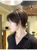 ハイライト　レイヤー ショートヘア　ボブ　くびれレイヤー 