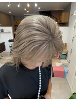 オリビアヘアー(OLIVIA HAIR) 大人かわいいハイトーンミルクティーグレージュ