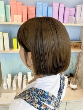 シーバイリリア(siie by LILIA) 柔らかさを引き出すサンドベージュカラー