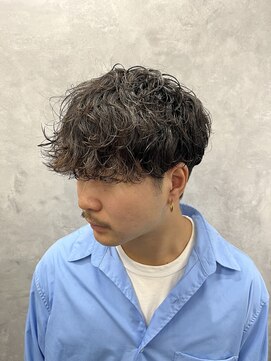 クロムトウキョウ ザ バーバー ネオン 新宿店(CHROM TOKYO the Barber ne/on) スペインカール