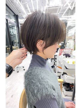 ビューナゴヤ 名駅(VIEW NAGOYA) 丸顔/ミニウルフ/チェリーブラウン/ショートボブ