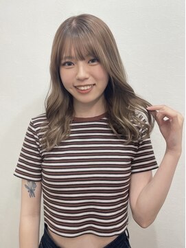 ユニカ 宇都宮(yunica) ミルクティーベージュ/ダブルカラー/ゆるふわミディ