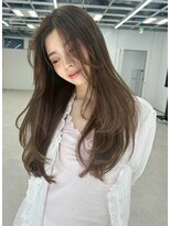 ユーフォリア 新宿通り(Euphoria) ハッシュカット/ロングレイヤー/ゆるふわレイヤー/韓国レイヤー