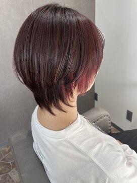 ショート/ウルフヘア/イヤリングカラー/ボルドー