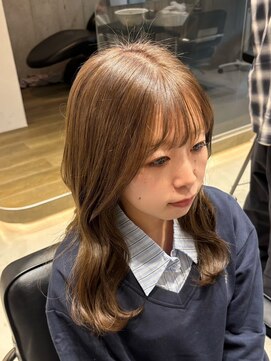 ファルベ(Farbe) 黒髪/オリーブグレー/小顔/ココアベージュ