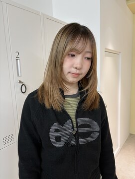 ロジェ(loje) 20代30代40代　ミディアムレイヤーカット/ベージュカラー