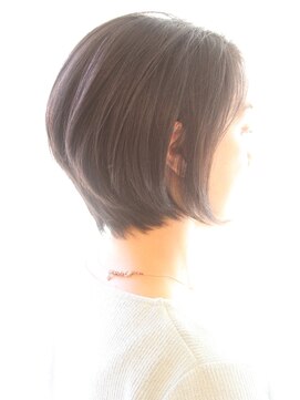 レウナ 外苑前(Reuna) 【３０代・４０代・５０代】大人の女性に人気の耳かけショート