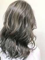 シャラ美容室&nbsp;ハイライト