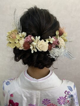 ラウレア(Laule'a) ふわふわシニオンアレンジ