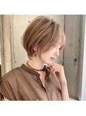 10代20代ひし形クビレ耳掛け束感小顔スウィングショート