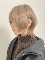 ヨー(Yoh-)&nbsp;【ミディアムウルフ/中里千尋】レイヤー/ウルフ/ミルクティー