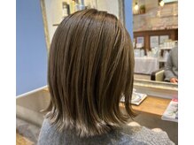 マイン ヘアアンドリラックス(mine)の雰囲気(白髪を明るくブリーチ&ハイライト/華やかさ◎)