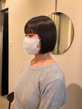 シオミエイチタルミ(shiomi H TARUMI) 切りっぱなしボブ