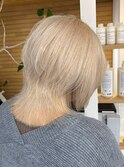 ブロンド×ウルフカット