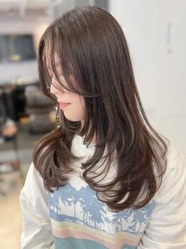 リアンバイアリュール(Lian by Allure) レイヤーカットハッシュカットミディアムレイヤー顔周りカット